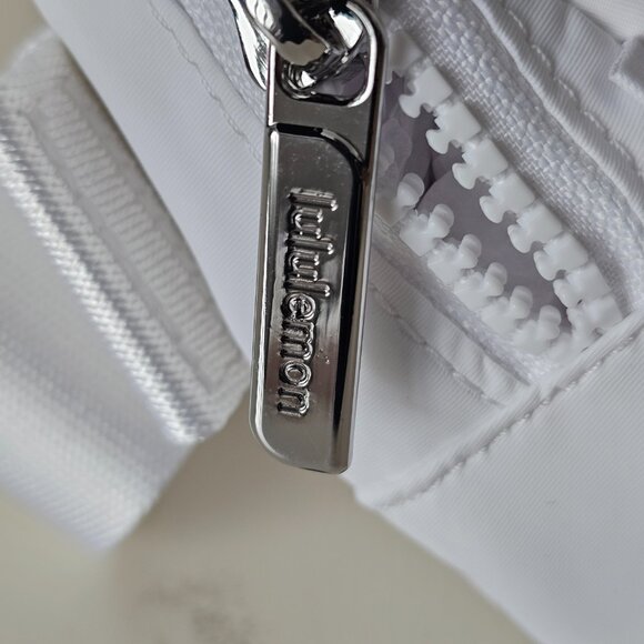 NWT LULULEMON White Everywhere Belt Bag Disney Embroidered Mickey in Motion 1L - Picture 9 of 15